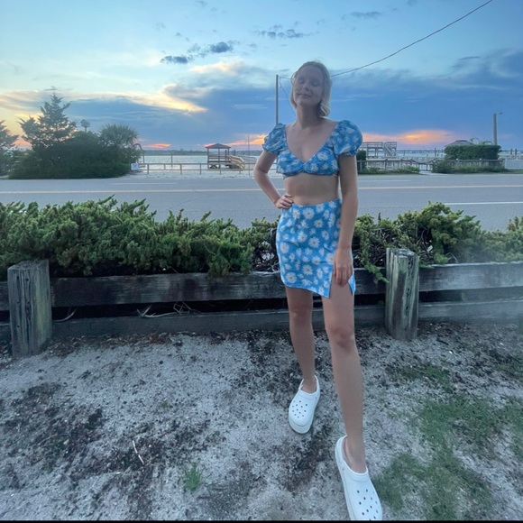 Dresses & Skirts - Blue daisy mini set